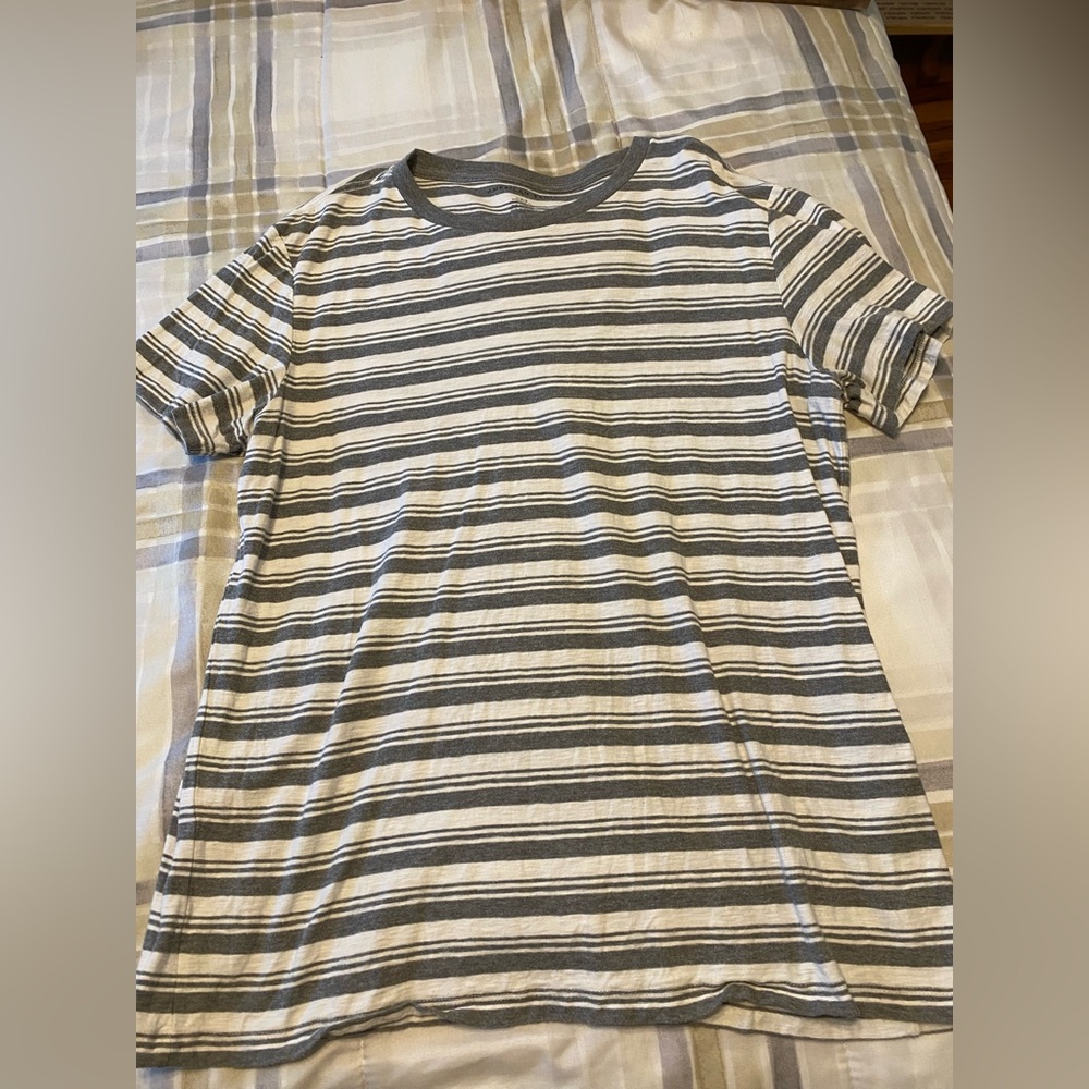 Men’s American Eagle casual tshirt